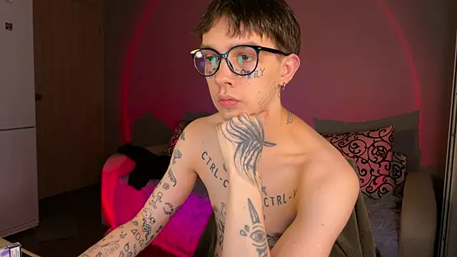 Snapshot of anahori__simon chatting on September 17, 2025, 6:20 pm anahori simon online show from September 17, 2025, 6:20 pm