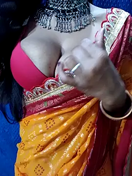 Savita hotmom online show from February 8, 2026, 4:10 pm