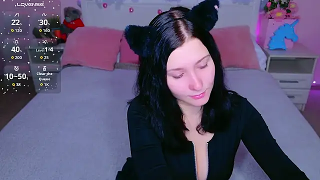 SarahStanley online show from February 10, 2026, 4:11 pm