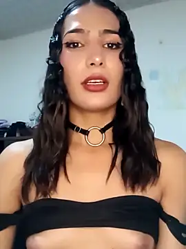 Lanna hott  online show from February 28, 2025, 1:47 am