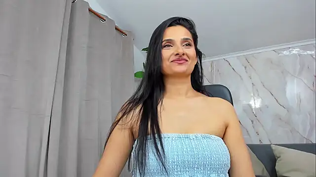 Snapshot of JennaPrice chatting on August 6, 2026, 9:39 pm JennaPrice online show from August 6, 2026, 9:39 pm