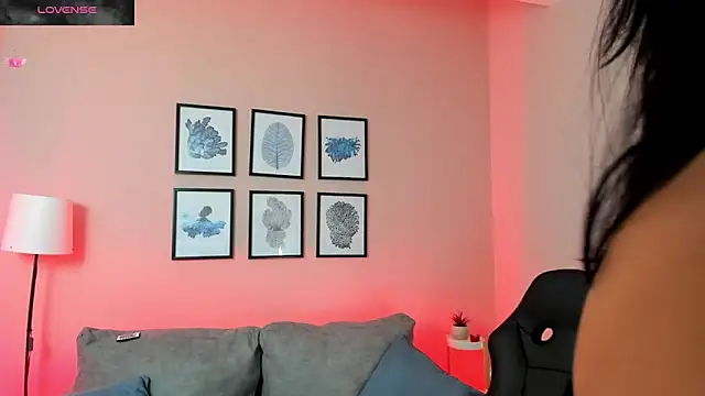 Valkiria ponce online show from September 17, 2025, 4:36 am