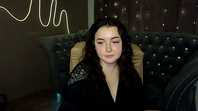 Snapshot of GloriNichols chatting on January 9, 2025, 1:24 pm GloriNichols online show from January 9, 2025, 1:24 pm