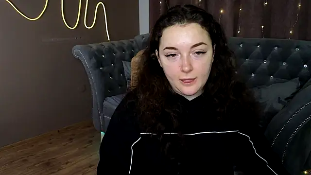 Snapshot of GloriNichols chatting on January 25, 2025, 6:34 am GloriNichols online show from January 25, 2025, 6:34 am