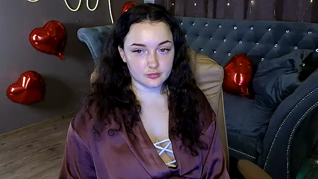 Snapshot of GloriNichols chatting on February 2, 2025, 11:40 am GloriNichols online show from February 2, 2025, 11:40 am