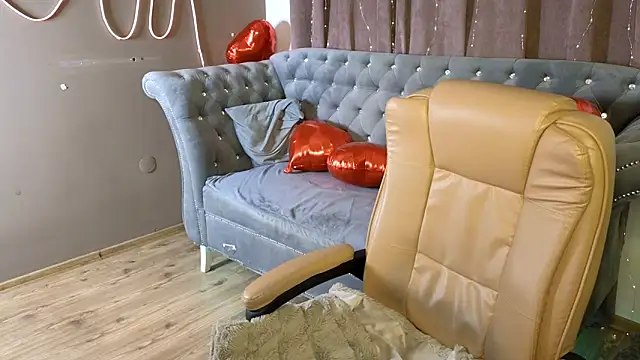 Snapshot of GloriNichols chatting on March 23, 2025, 6:26 am GloriNichols online show from March 23, 2025, 6:26 am