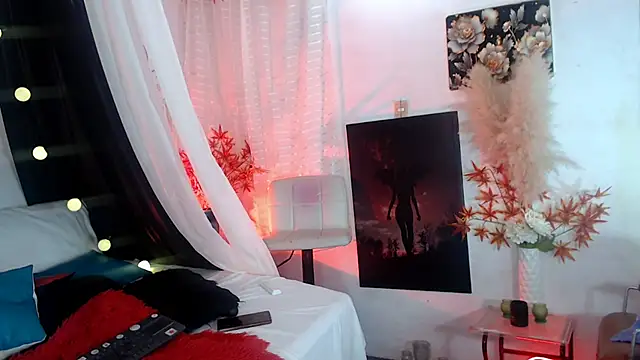 Snapshot of Kyara_Queen chatting on January 1, 2025, 10:03 pm Kyara Queen online show from January 1, 2025, 10:03 pm
