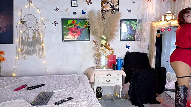 Kyara Queen online show from April 9, 2026, 6:02 pm