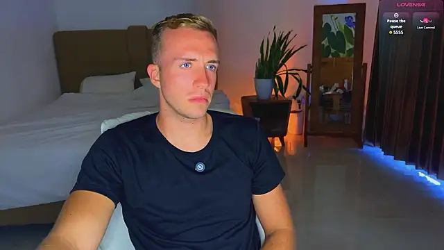 tommy cumfinger online show from March 16, 2026, 5:35 am