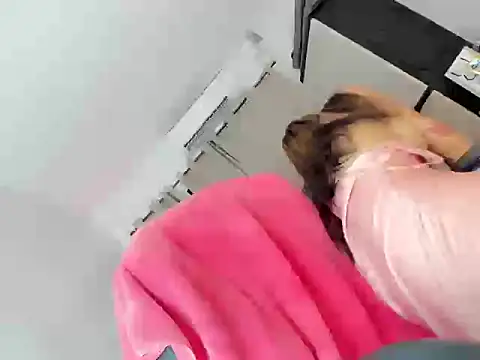 Selene14 online show from October 3, 2025, 7:44 pm