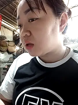 VyOanh2K online show from February 5, 2025, 1:15 am