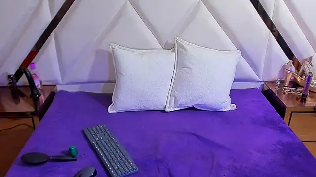 Aura love69 online show from March 6, 2025, 8:30 am