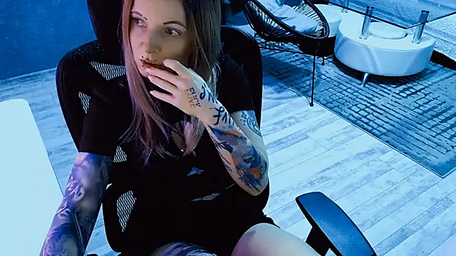 InesGold online show from April 8, 2026, 8:09 pm