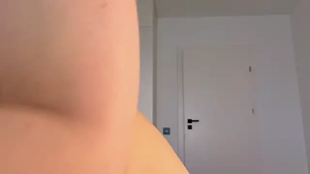 Cleopatra3101 online show from April 22, 2026, 9:11 am