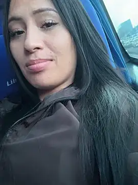 Sara luna  online show from November 8, 2025, 8:29 pm