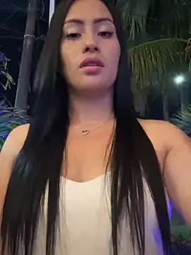 Sara luna  online show from November 10, 2025, 1:26 am