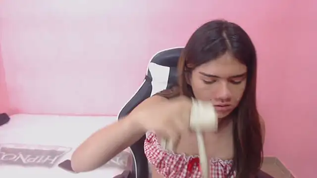 Snapshot of DEMI_LEED chatting on February 4, 2025, 11:38 am DEMI LEED online show from February 4, 2025, 11:38 am