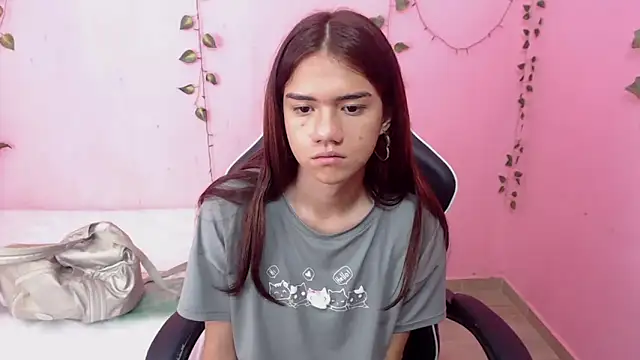 Snapshot of DEMI_LEED chatting on February 20, 2025, 11:20 am DEMI LEED online show from February 20, 2025, 11:20 am