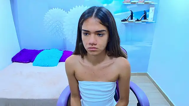 Snapshot of DEMI_LEED chatting on September 19, 2025, 12:28 pm DEMI LEED online show from September 19, 2025, 12:28 pm