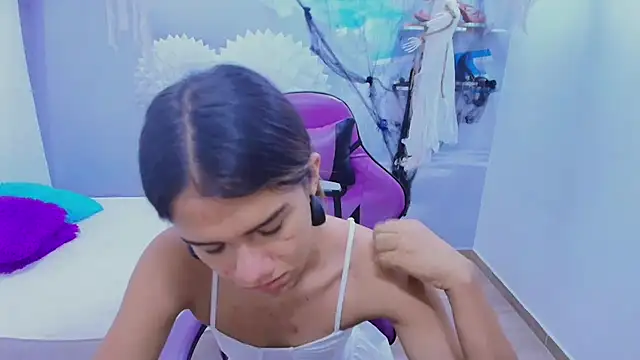 Snapshot of DEMI_LEED chatting on November 1, 2025, 12:29 pm DEMI LEED online show from November 1, 2025, 12:29 pm