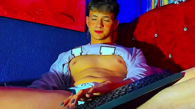 GabyThoms online show from February 21, 2025, 8:38 pm