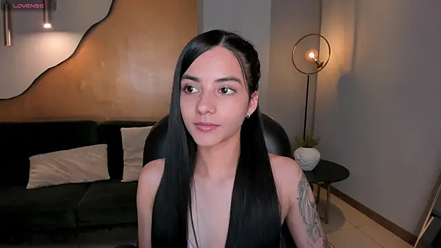 HannahJamesX online show from January 20, 2025, 7:57 pm