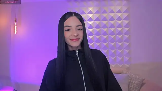 HannahJamesX online show from November 16, 2025, 5:07 pm