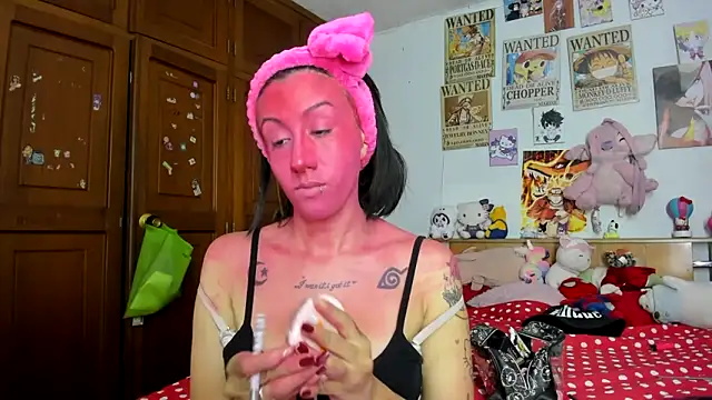 LunaDeCristall online show from October 23, 2025, 5:07 am