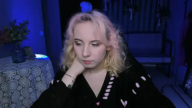 JasmineMilko online show from February 19, 2025, 5:05 am