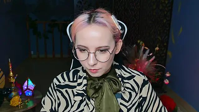 JasmineMilko online show from February 21, 2025, 8:07 am