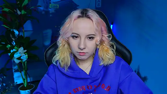 JasmineMilko online show from February 25, 2025, 5:08 am