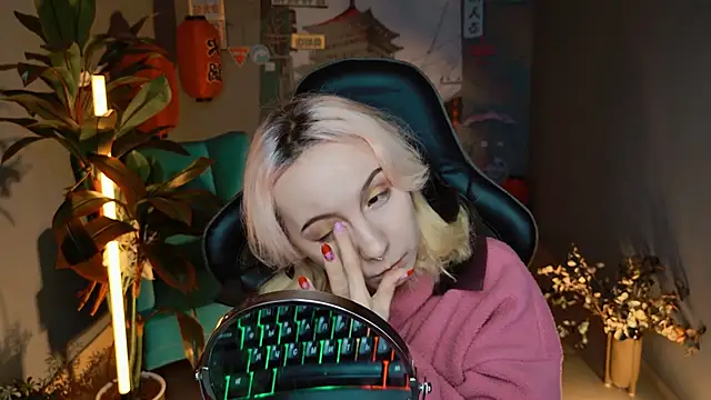 JasmineMilko online show from March 9, 2025, 5:11 am