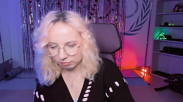 JasmineMilko online show from March 12, 2025, 9:34 am