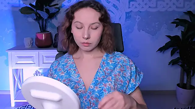 JasmineMilko online show from November 17, 2025, 5:02 am