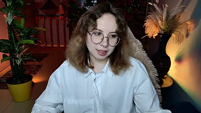 JasmineMilko online show from April 4, 2026, 5:06 am