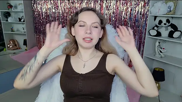 JasmineMilko online show from April 18, 2026, 5:11 am