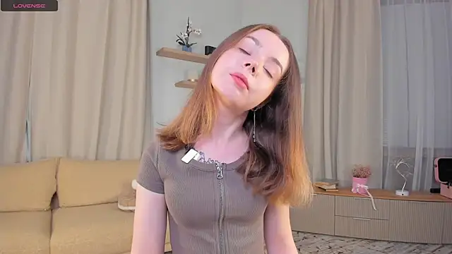 DominikaElis online show from November 12, 2025, 9:47 pm