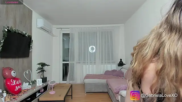 GabrielaLove  online show from March 5, 2025, 8:10 pm