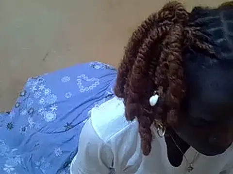 pretty vivy online show from February 23, 2025, 1:53 pm