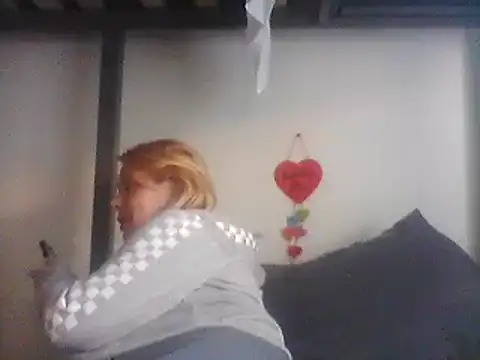 burrkitty online show from December 6, 2024, 8:40 pm