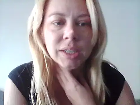 burrkitty online show from December 9, 2024, 8:44 pm