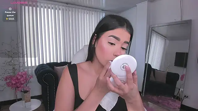 amelie jhons online show from March 1, 2025, 8:31 pm