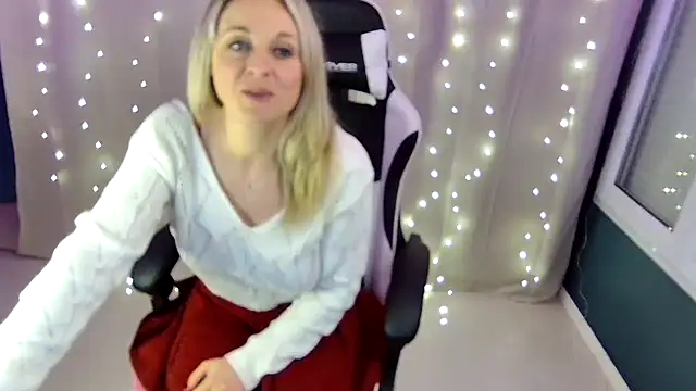 cassiehotsexy online show from February 17, 2025, 8:36 pm