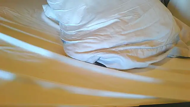 costanza7070 online show from January 12, 2026, 8:47 pm