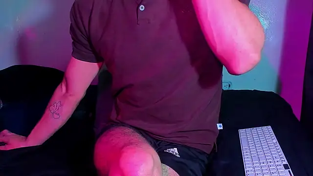 Piggy Eddy online show from March 8, 2026, 12:52 am