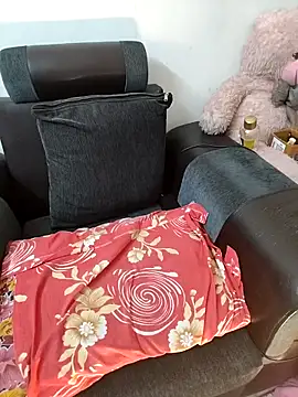 sexy-mohini online show from March 18, 2026, 2:09 pm