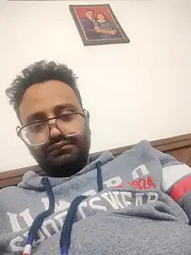 Snapshot of shree7776trrr chatting on December 17, 2024, 7:29 am shree7776trrr online show from December 17, 2024, 7:29 am