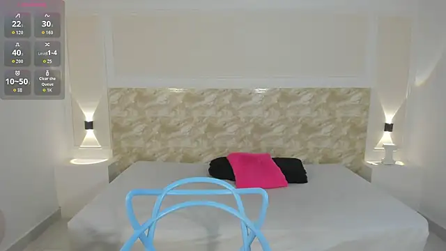 AliceRoss0 online show from October 31, 2025, 8:21 pm