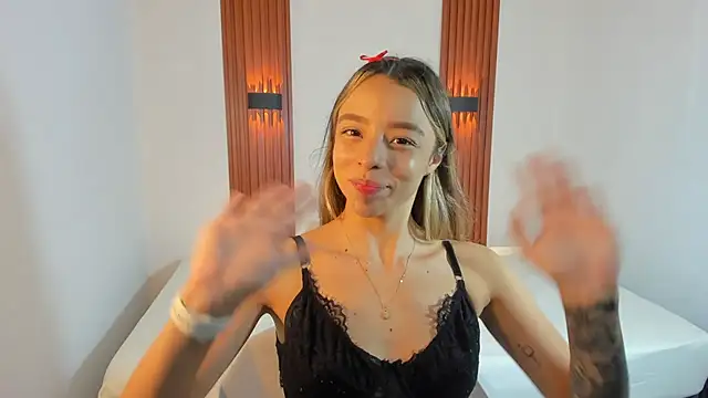 AliceRoss0 online show from November 29, 2025, 8:12 pm