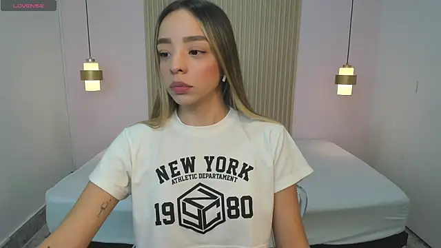 AliceRoss0 online show from February 13, 2026, 8:16 pm